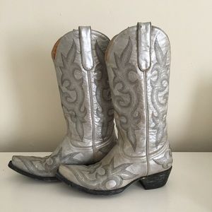 Old Gringo cowboy boots in metallic silver